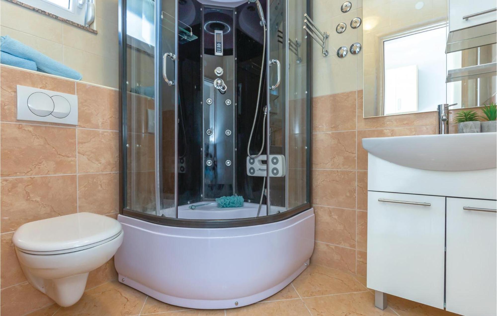Beautiful Apartment In Krvavica With Kitchen المظهر الخارجي الصورة